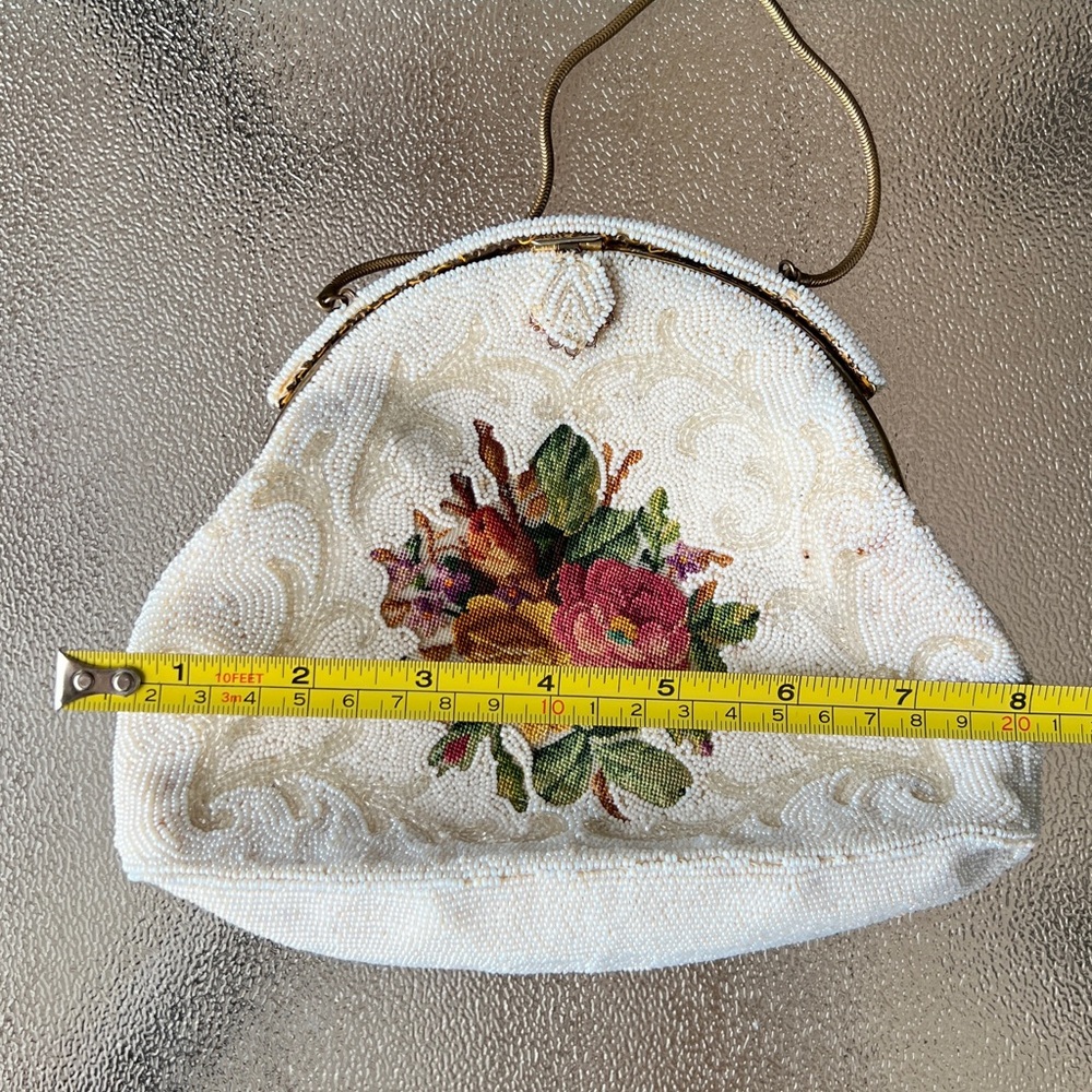 Vintage 60’s white beaded bag with embroidered Flowers hand made from France - Picture 15 of 15